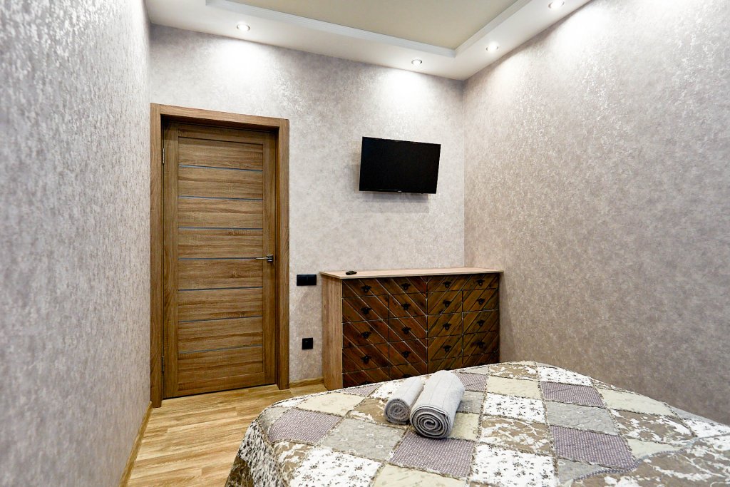 Омск: Апартаменты Loft Delux on Maslenikova 78