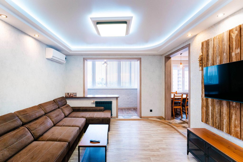 Омск: Апартаменты Loft Delux on Maslenikova 78