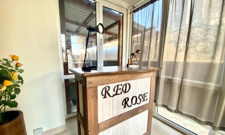 Сириус: Меблированные комнаты Red Rose