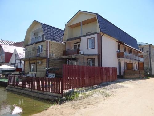 Голубицкая: Guest house Golubika
