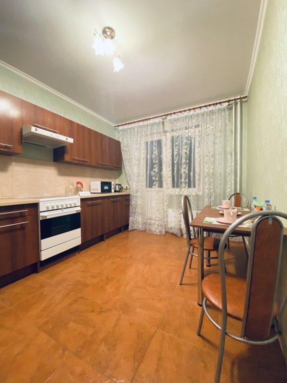 Москва: Апартаменты на Островитянова 9