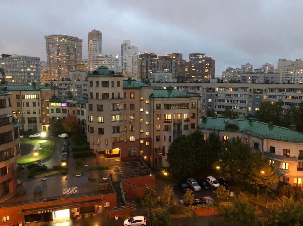Москва: Алис на улице Маршала Сергеева