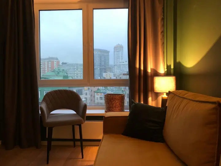 Москва: Алис на улице Маршала Сергеева