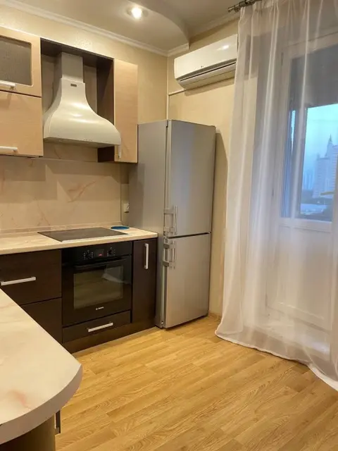 Москва: Апартаменты с Элегантным Интерьером  у Славянского Бульвара