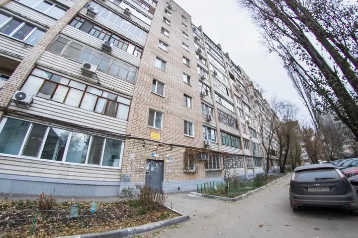 Саратов: Апартаменты на Зарубина 143