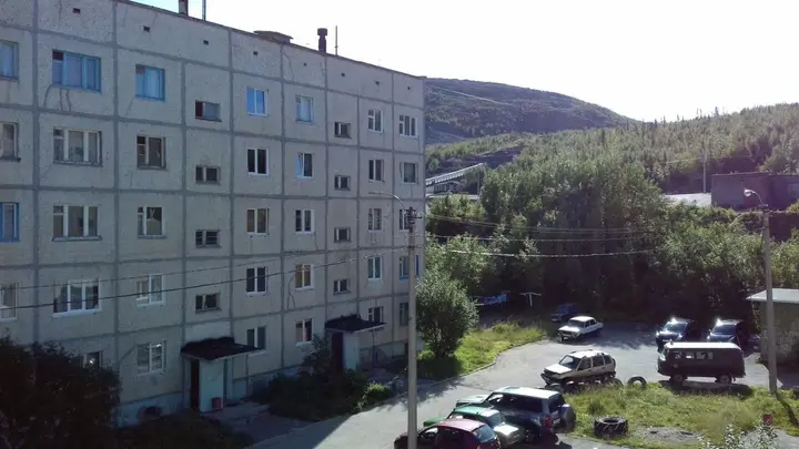 Кировск: Апартаменты 2-х комн на Олимпийской 89, 4 этаж