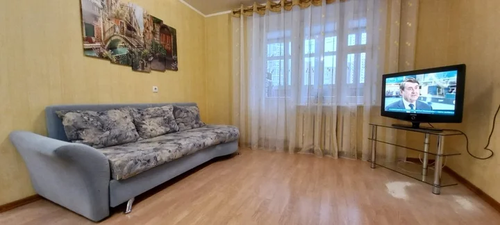 Нижний Новгород: Апартаменты на Родионова 193