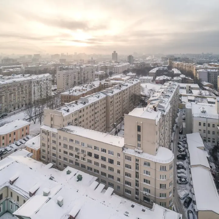 Москва: Апартаменты Конструктивистская с авангардной мебелью