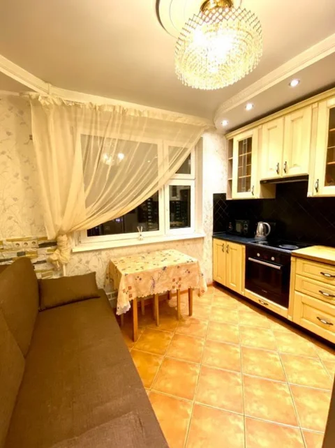 Ватутинки: Апартаменты Pant Family House на Нововатутинском проспекте 13