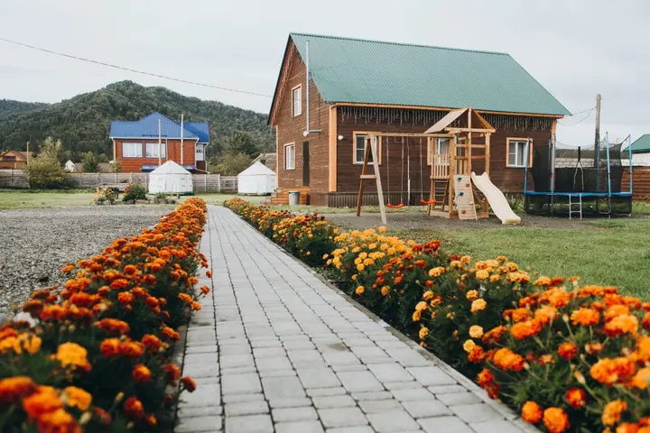 Озёрное: Usadba Kotovskikh