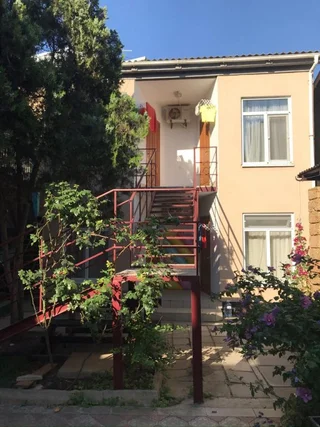 Саки: Гостевой Дом у Маяка