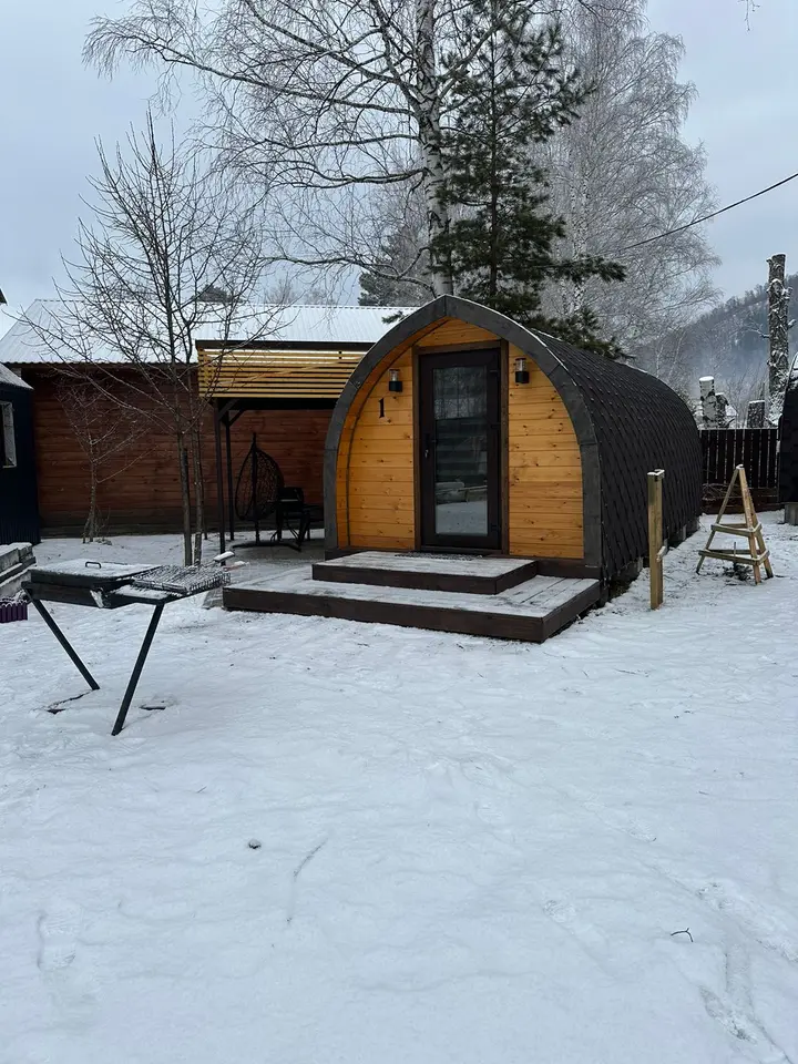 Турбаза Юность: Гостевой дом Seven Lodge