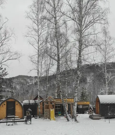 Турбаза Юность: Гостевой дом Seven Lodge