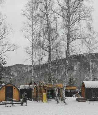 Турбаза Юность: Гостевой дом Seven Lodge