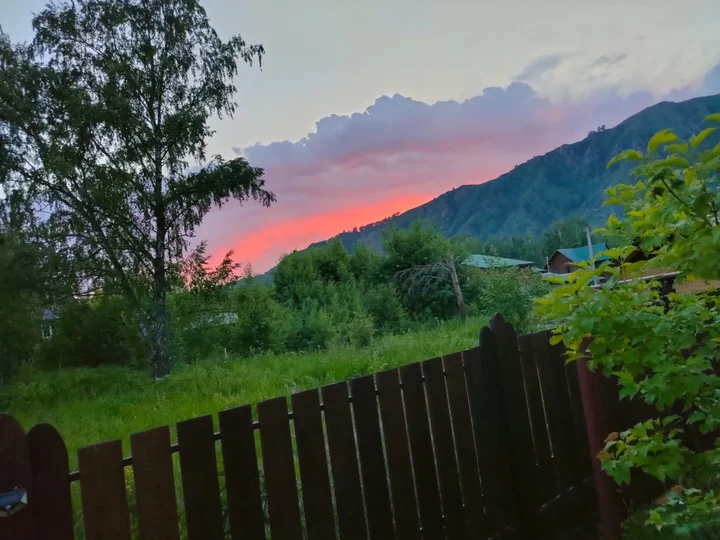 Турбаза Юность: Гостевой дом Seven Lodge
