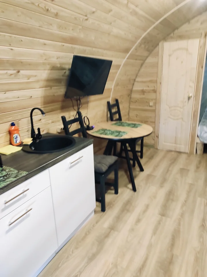 Турбаза Юность: Гостевой дом Seven Lodge