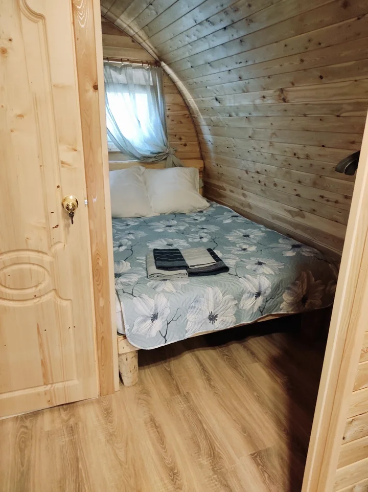 Турбаза Юность: Гостевой дом Seven Lodge