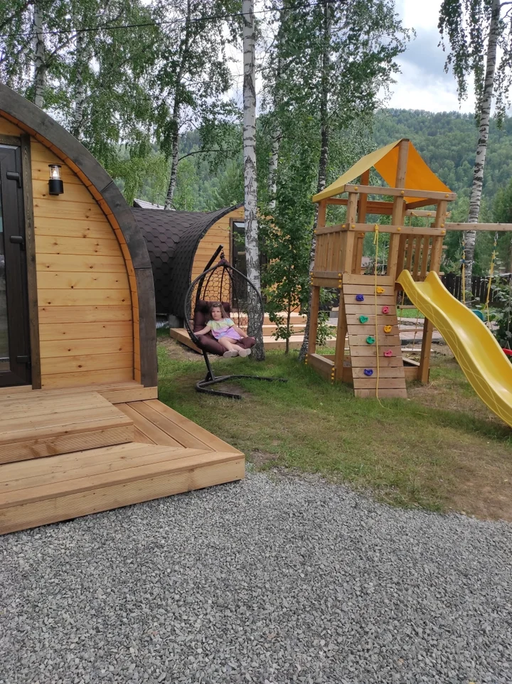 Турбаза Юность: Гостевой дом Seven Lodge