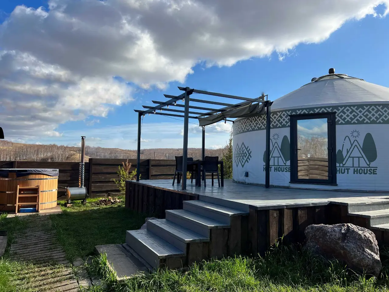 Сухая Балка: Hut house