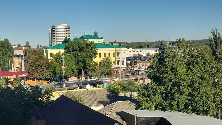 Пятигорск: Квартира в центре "Гости-КМВ" Пятигорск, Надречный 6