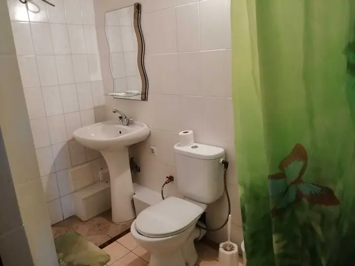 Утёс: Ноги в море
