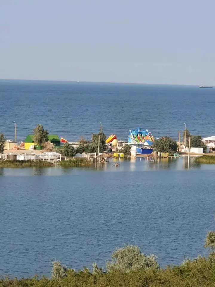 Голубицкая: Гостевой дом Морская 2/2