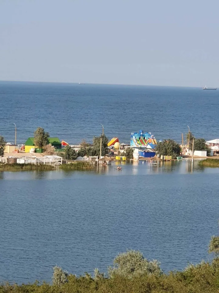 Голубицкая: Гостевой дом Морская 2/2