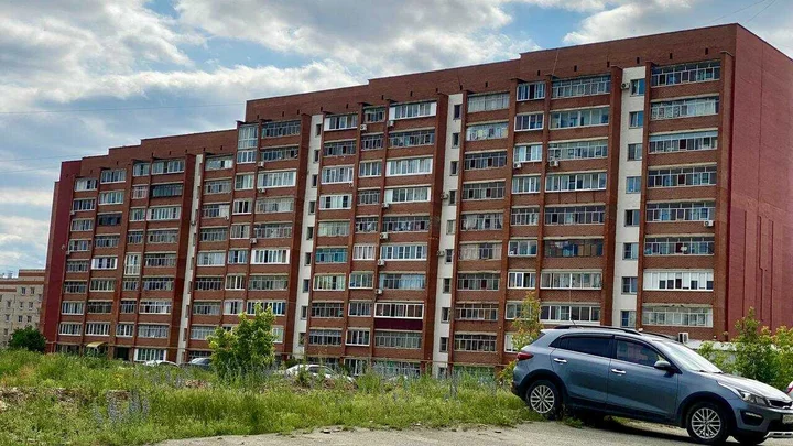 Миасс: Ваш Оазис Спокойствия с Видом на Реку и Горы в Центре Городской Жизни.