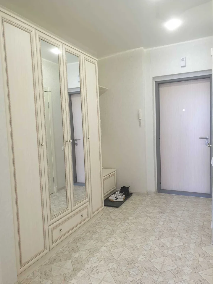Новосибирск: Апартаменты на улице Кошурникова 22
