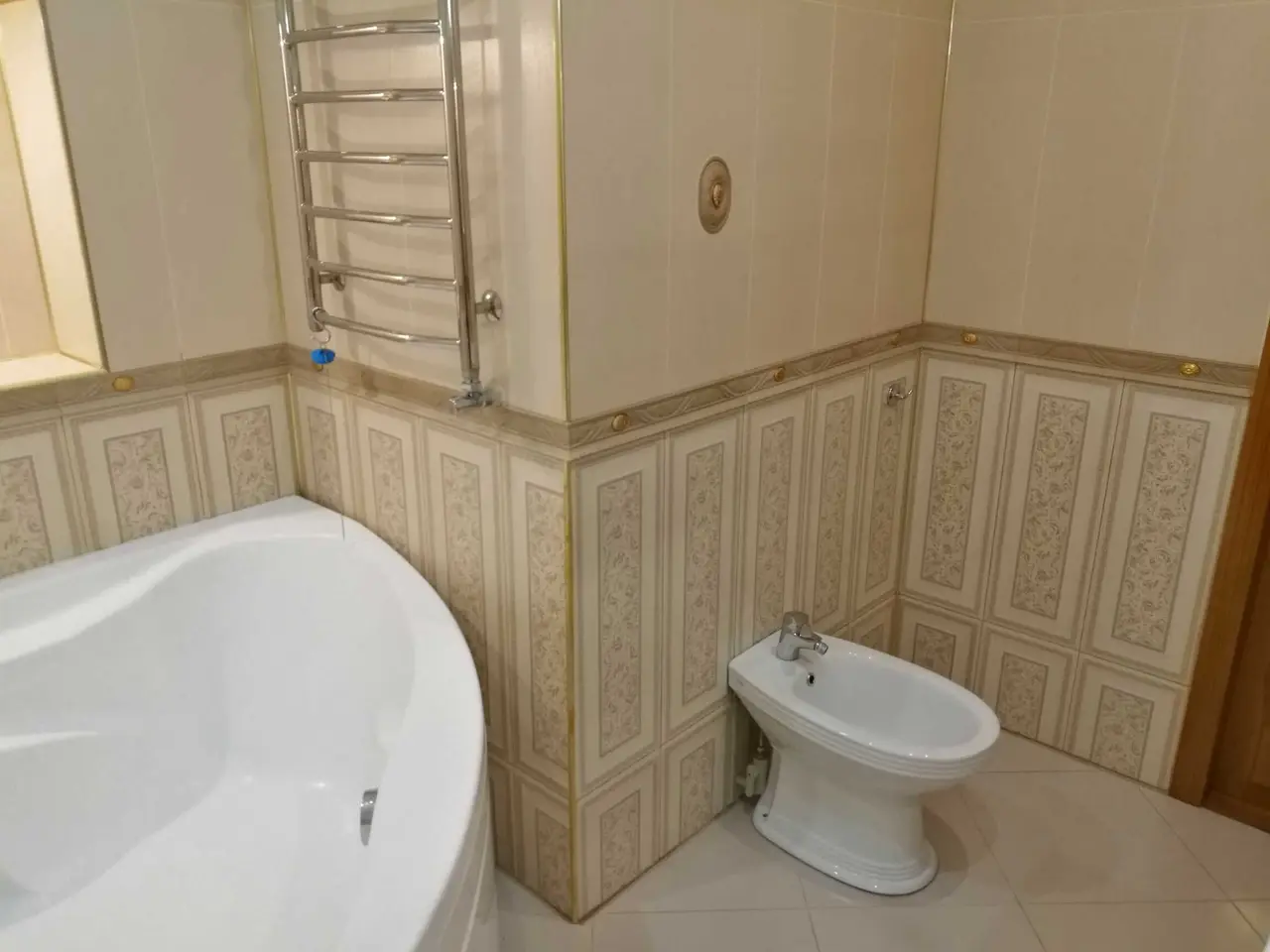 Севастополь: Большая 2-к сталинка в центре у набережной на 5 гостей