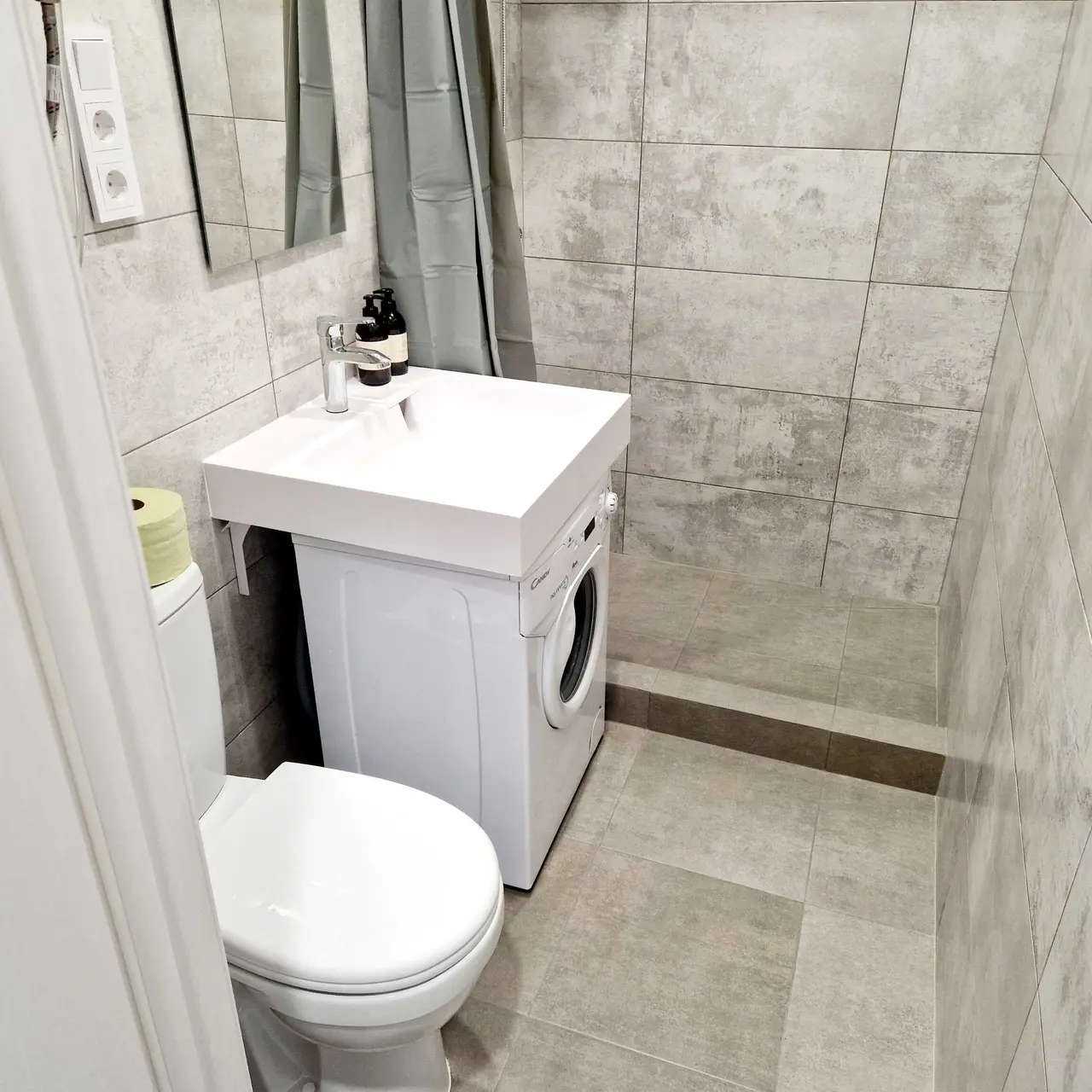 Владивосток: Апартаменты Marine Station, ул. Алеутская 12А, студия А
