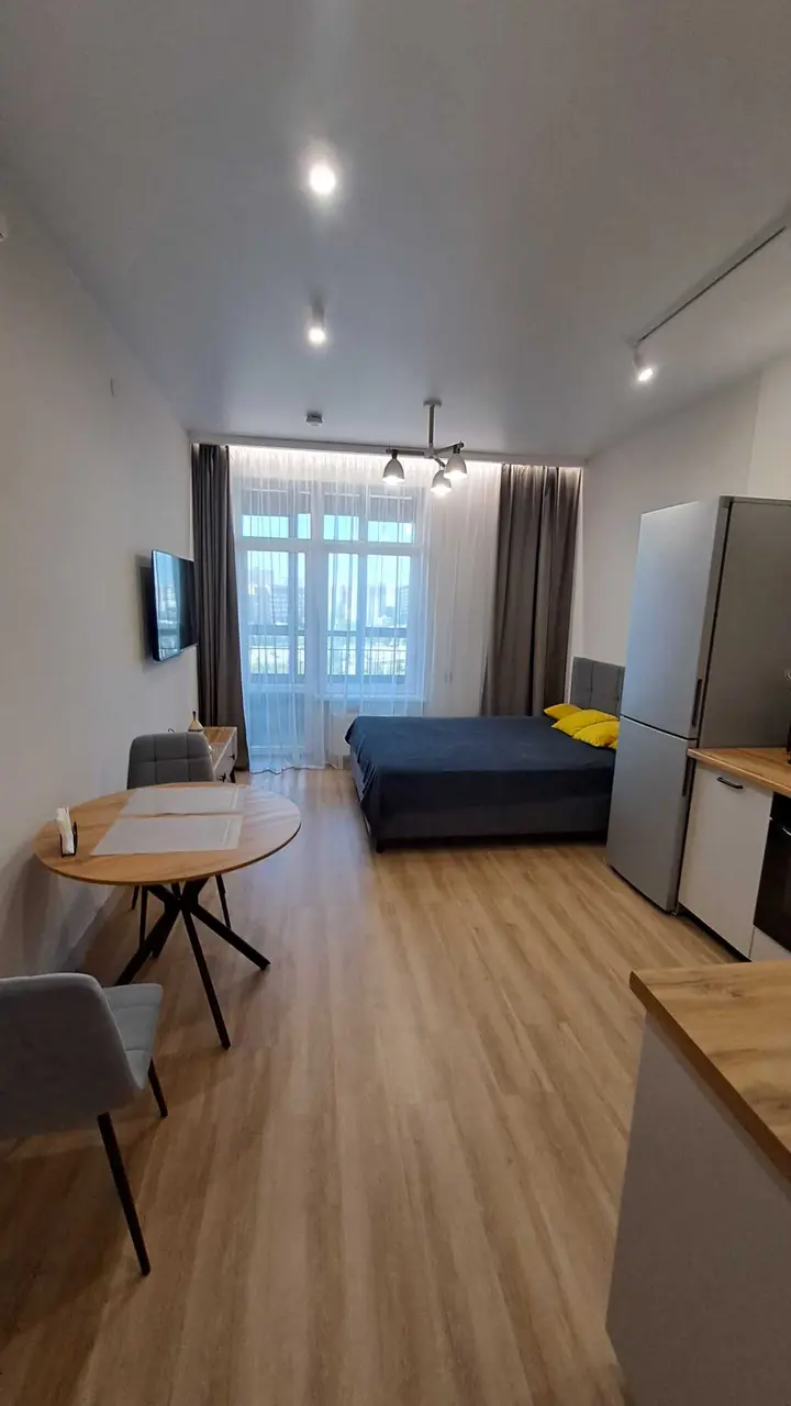 Красноярск: Ap-rent - Октябрьская улица 16