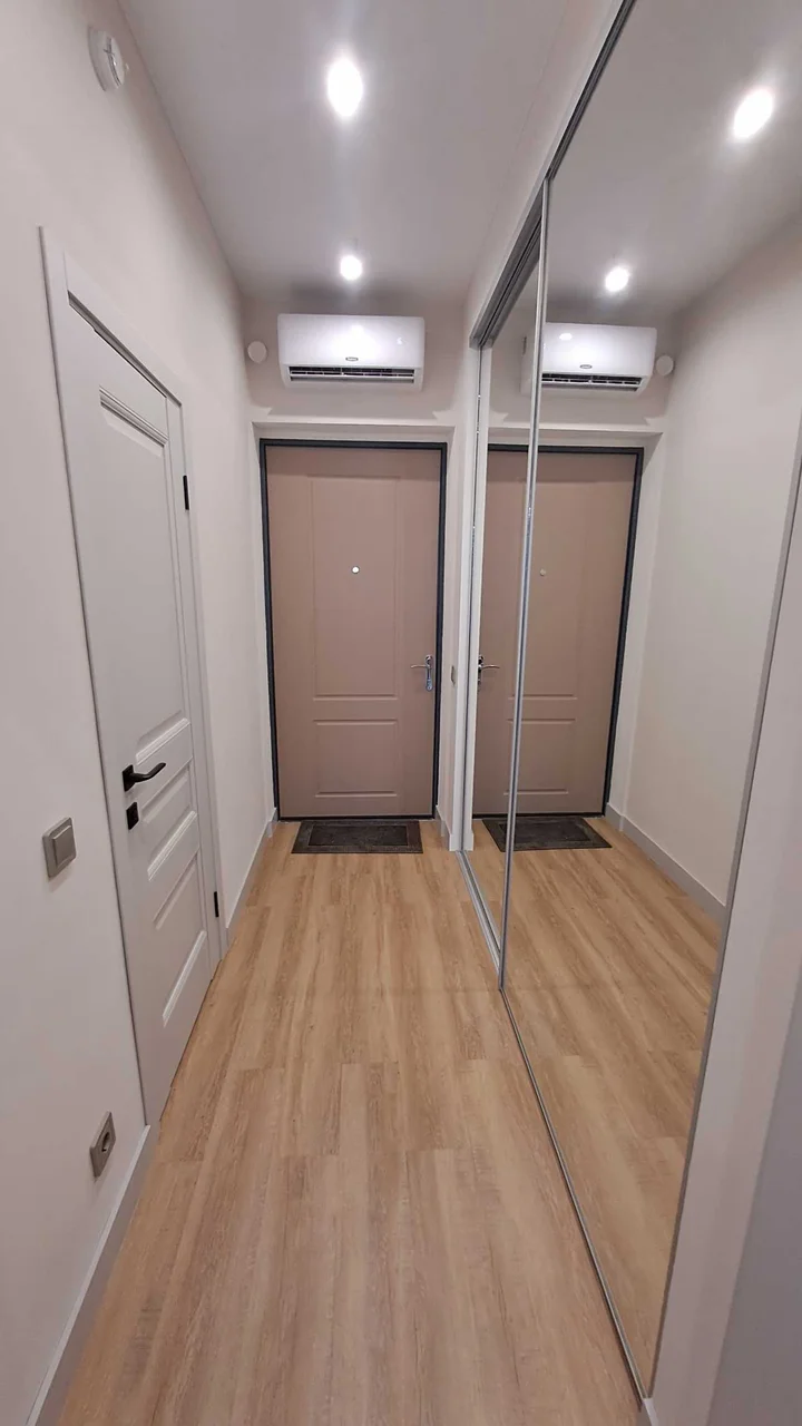 Красноярск: Ap-rent - Октябрьская улица 16