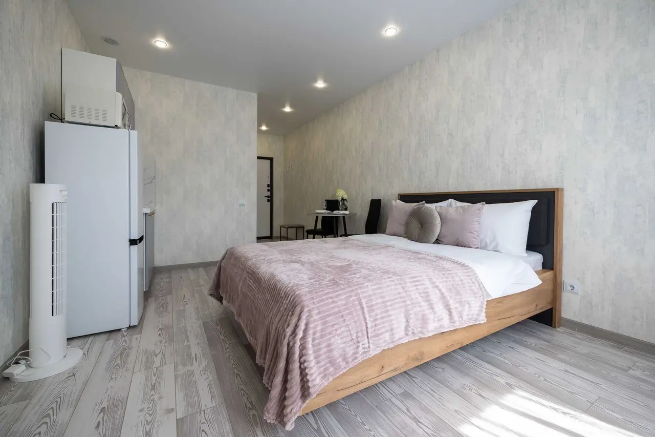 Пионерский: LovelyHome39 студии в центре курортного города