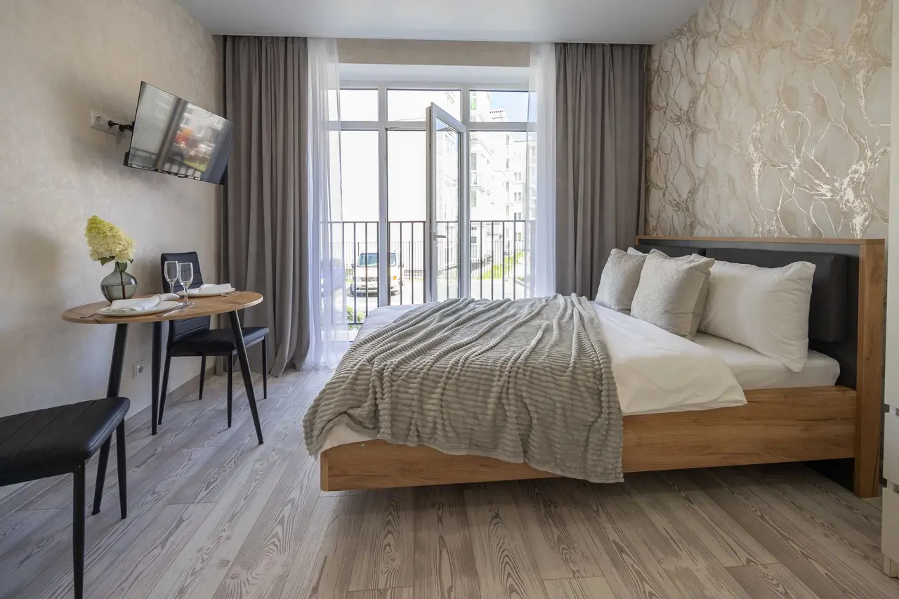 Пионерский: LovelyHome39 студии в центре курортного города