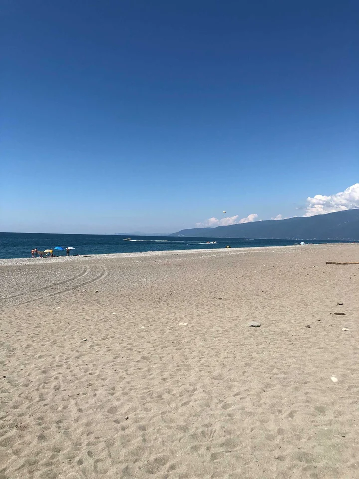 село Алахадзы: Дом для отдыха Акра