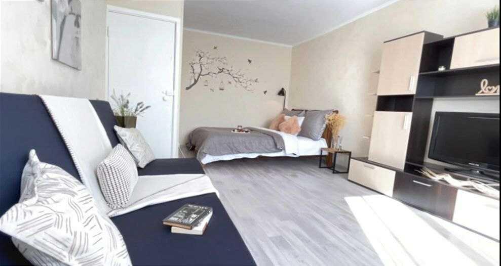 Москва: Комфорт Апартаменты Lora Home на Пражской