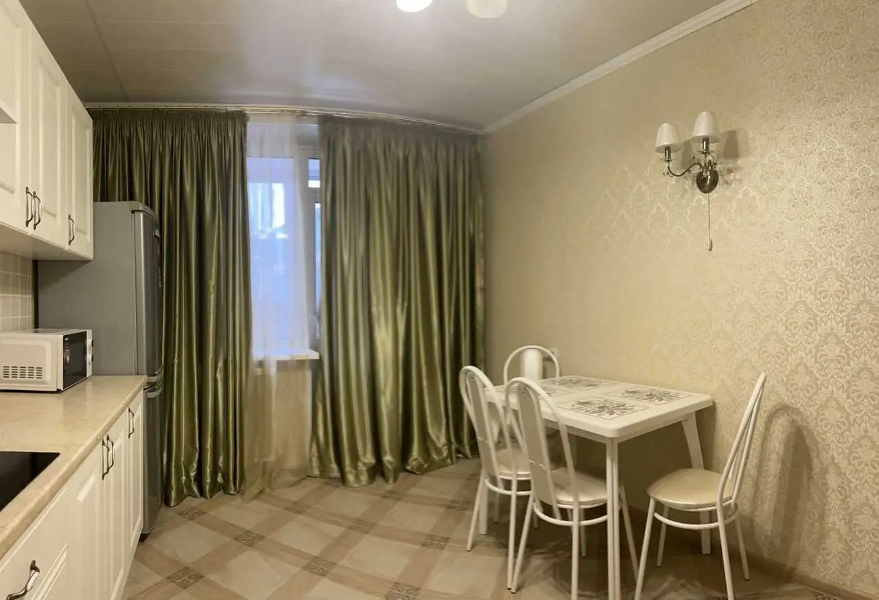 Брянск: Oднокомнатнaя квартира в районe Куpгана