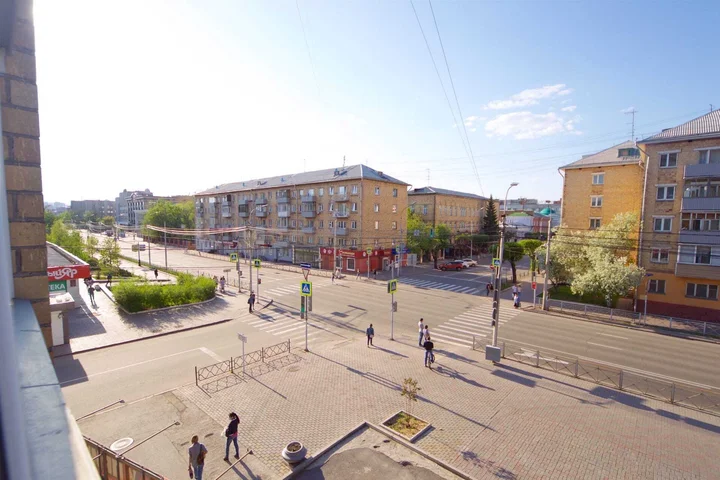 Красноярск: Апартаменты на Театральной площади