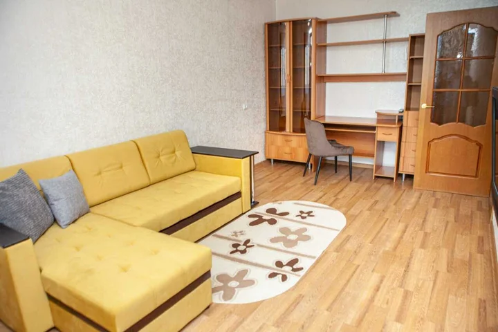 Хабаровск: Двухкомнатная квартира в районе центрального рынка