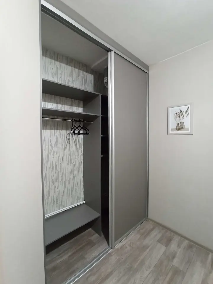 Красноярск: Квартира-студия на Караульной, 39