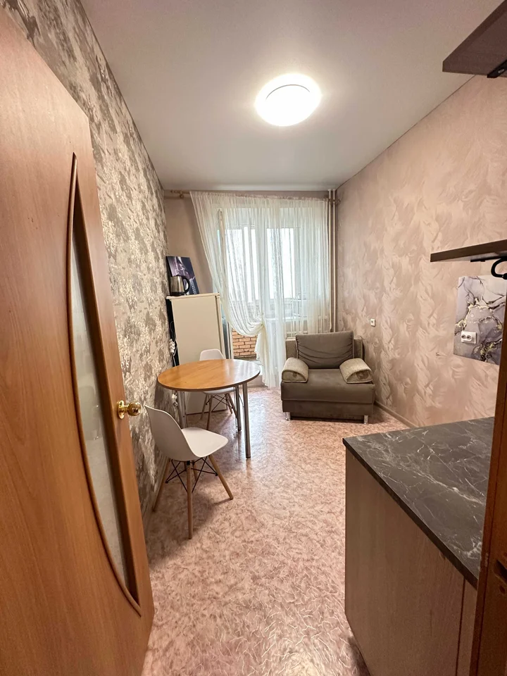 Ачинск: 1 комнатная квартира на Кирова, 39