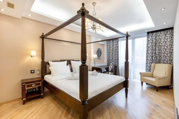 Москва: Двухкомнатная квартира с панорамным видом на Москва-реку, Москва-Сити и Белый дом у м.Смоленская.