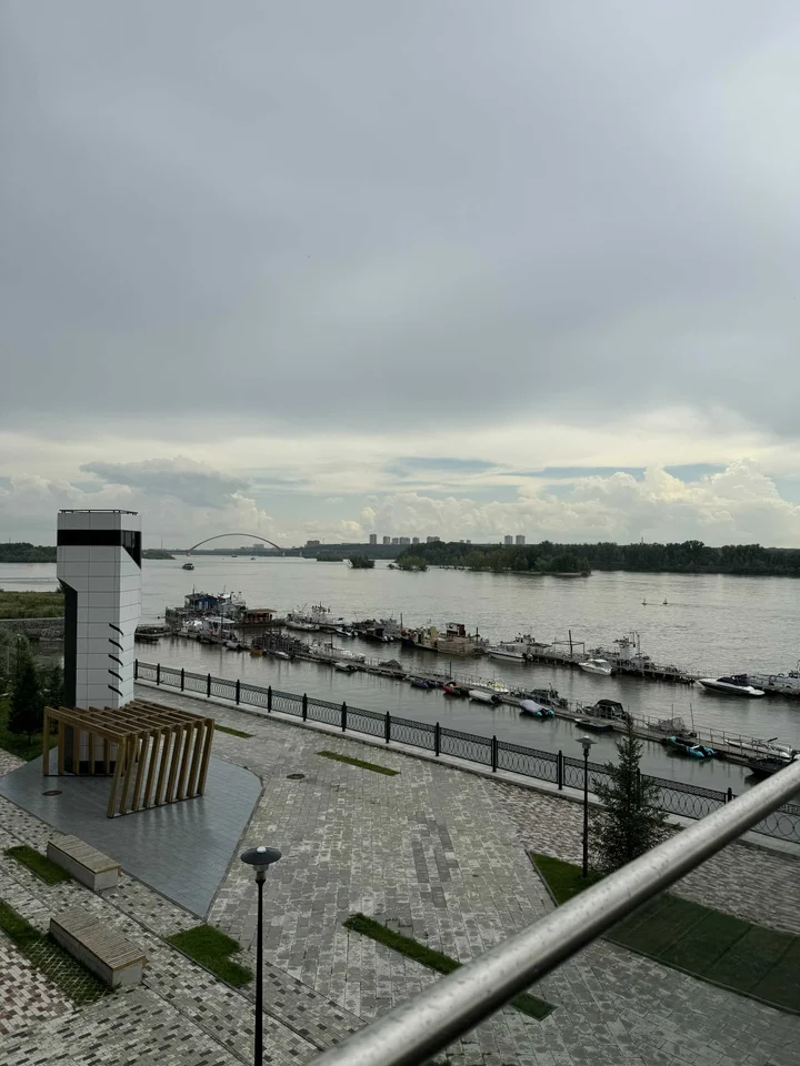 Новосибирск: Апартаменты на Набережной 46