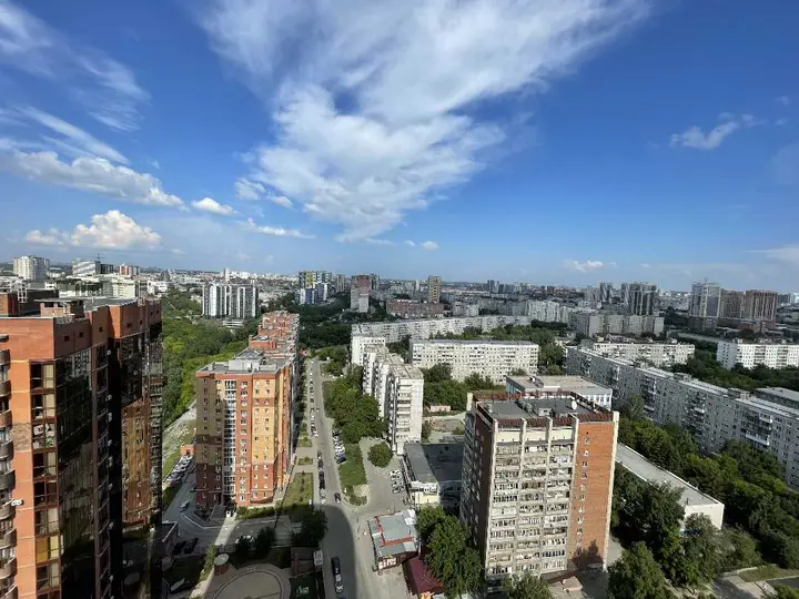 Новосибирск: 1я квартира на 24 этаже напротив "Роял Парка"