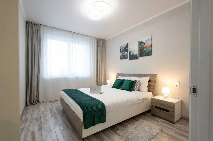 carousel image 4