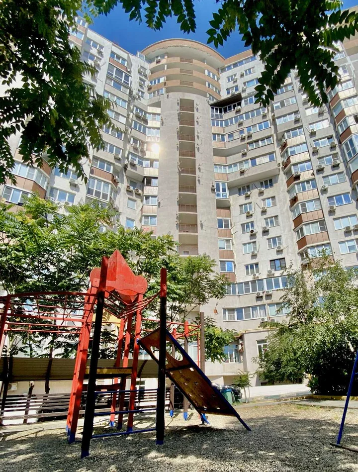 Новороссийск: Уютная квартира возле "Самолёта"