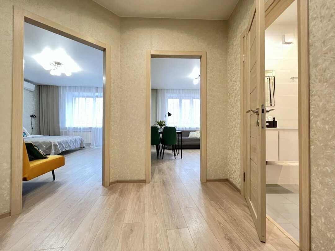 Новосибирск: Sunny House 2шка студия с качелями на панорамной лоджии