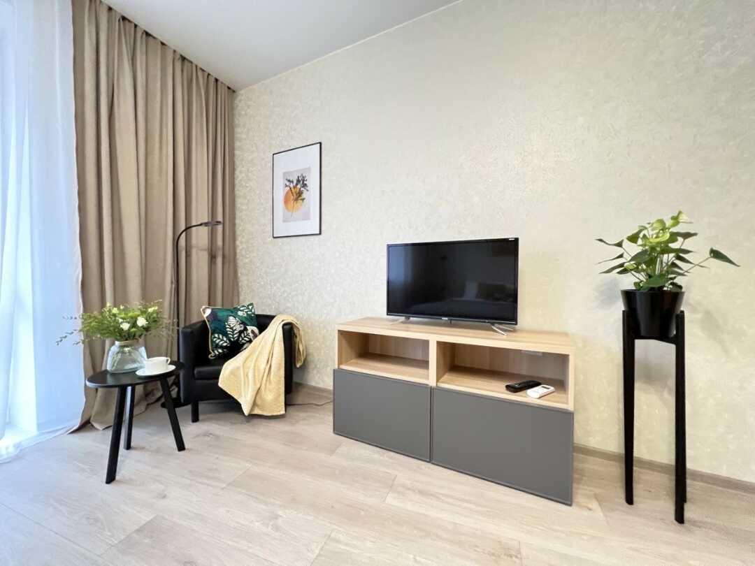 Новосибирск: Sunny House 2шка студия с качелями на панорамной лоджии
