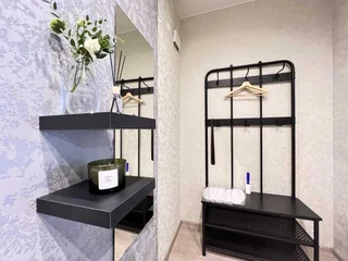Новосибирск: Sunny House 2шка студия с качелями на панорамной лоджии